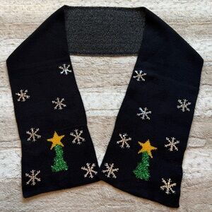 NWT💕Christmas Scarf in Black